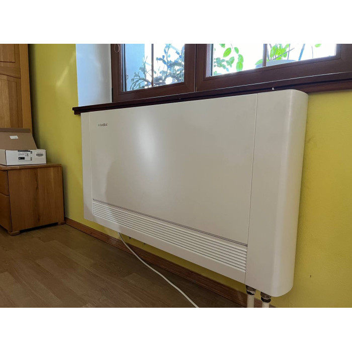 Fancoilová  jednotka Fondital Aural One 20D pro standardní montáž na zeď,ovládání LCD,rozměry-725x579x129.