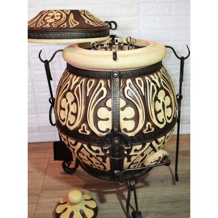 Tandyr / tandoor pec ze šamotové hlíny. Univerzální pec / gril pro přípravu kebabu, masa, zeleniny, a další. Model "Atika". Vhodný pro skupiny: až 13 osob. Hmotnost: 140 kg.Objem: 105 dm³ (105 litrů).