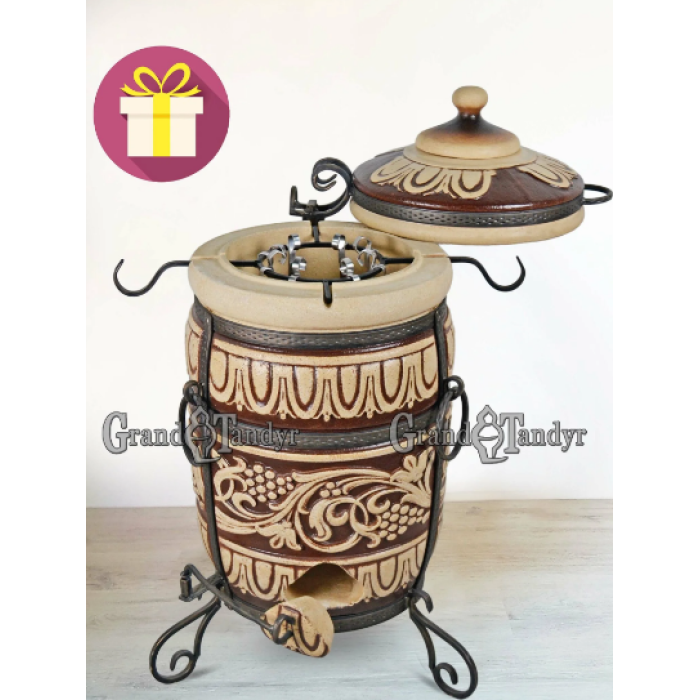 Tandyr / tandoor pec ze šamotové hlíny. Univerzální pec / gril pro přípravu kebabu, masa, zeleniny, a další. Model "Muškát". Vhodný pro skupiny: až 6 osob. Hmotnost: 100 kg .Objem: 75 dm³ (75 litrů).