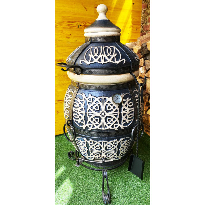 Tandyr / tandoor pec ze šamotové hlíny. Univerzální pec / gril pro přípravu kebabu, masa, zeleniny, a další. Model"Šafrán". Vhodný pro skupiny  skupiny: až 17 osob. Hmotnost: 150 kg.Objem: 130 dm³ (130 litrů).